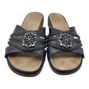 Yuu Shoes Women's Sz 7.5M MAUDRY Black Sandals Slip On Beach Summer